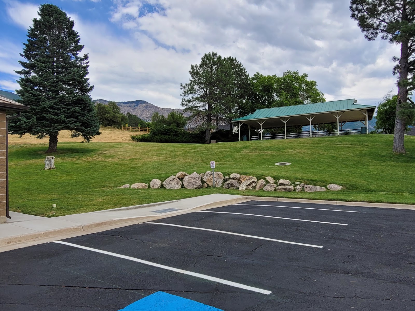 Lomond View Park, photo by Megan Draper