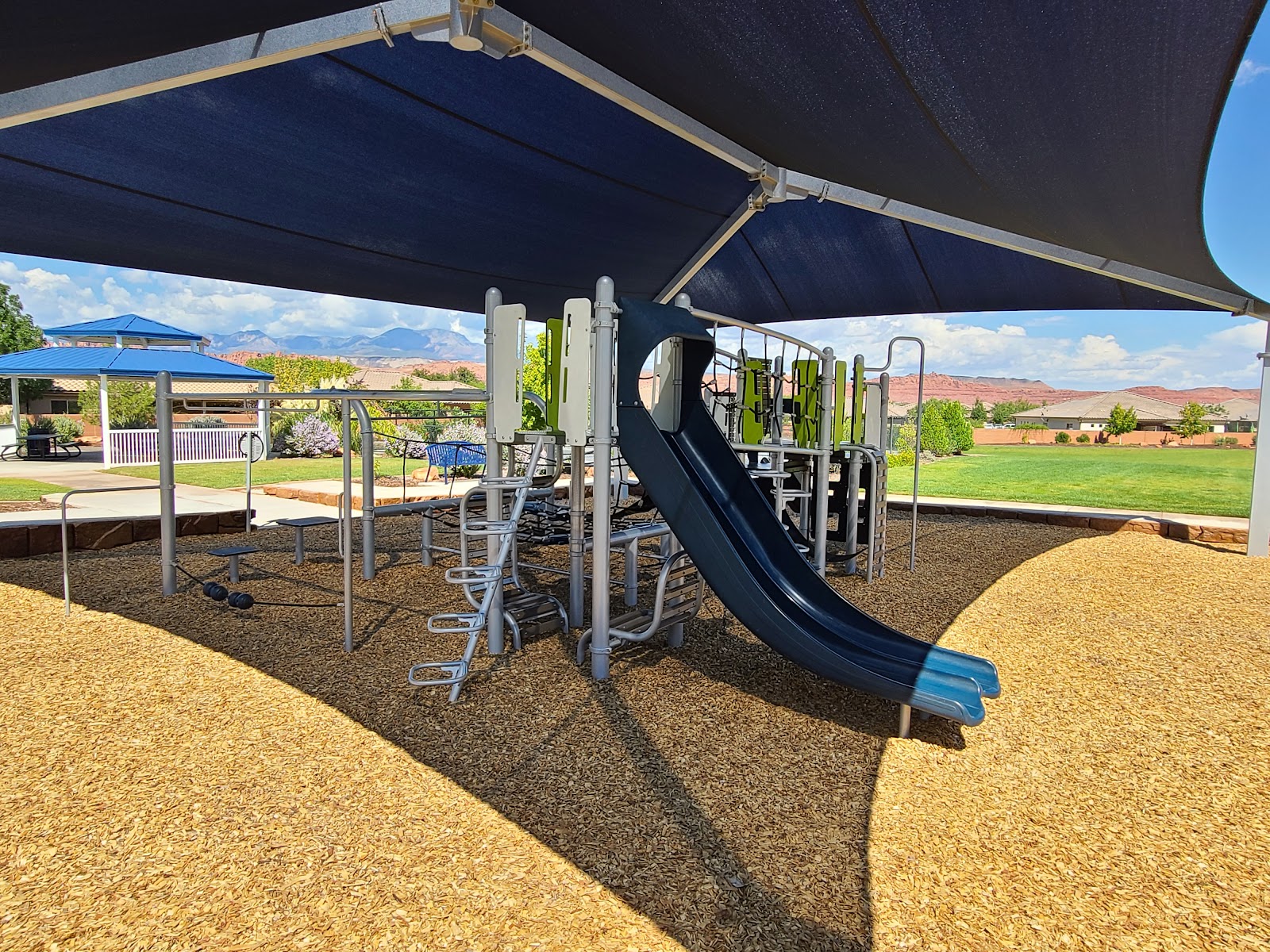 Desert Rose Park, photo by Robert Bolar