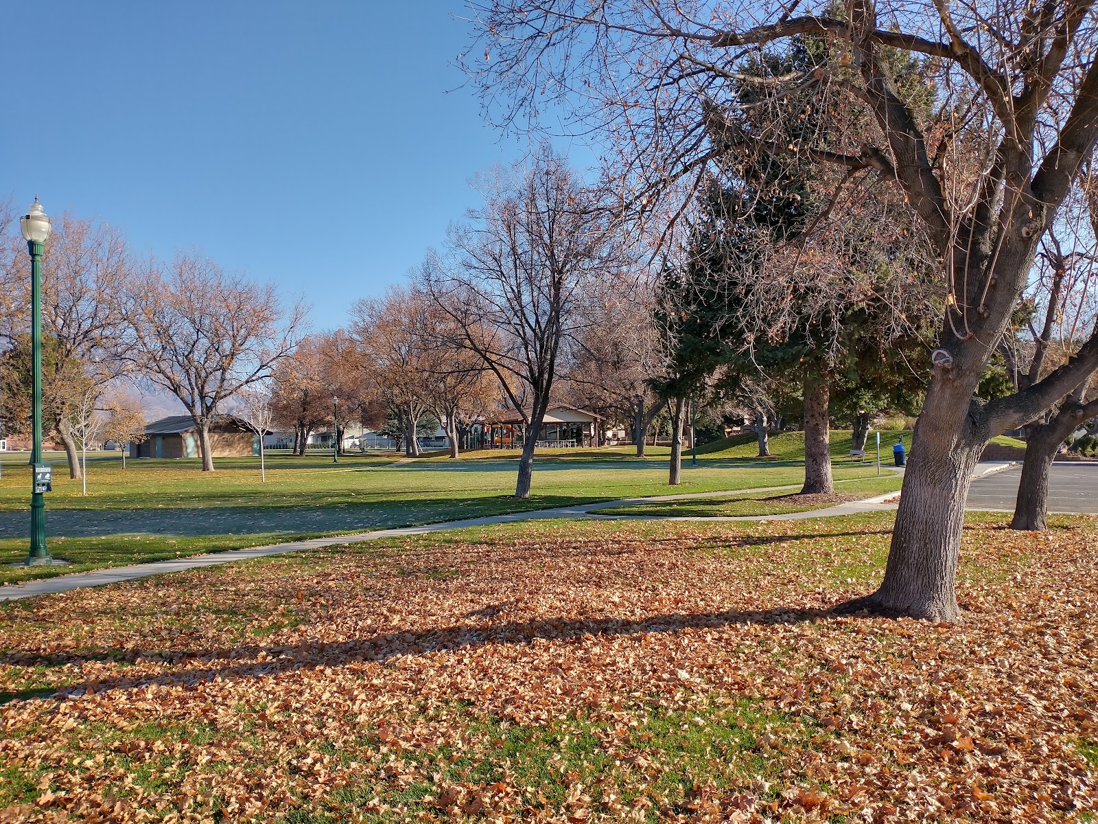 Cherryhill Park, photo by Mark C. (Craniac)