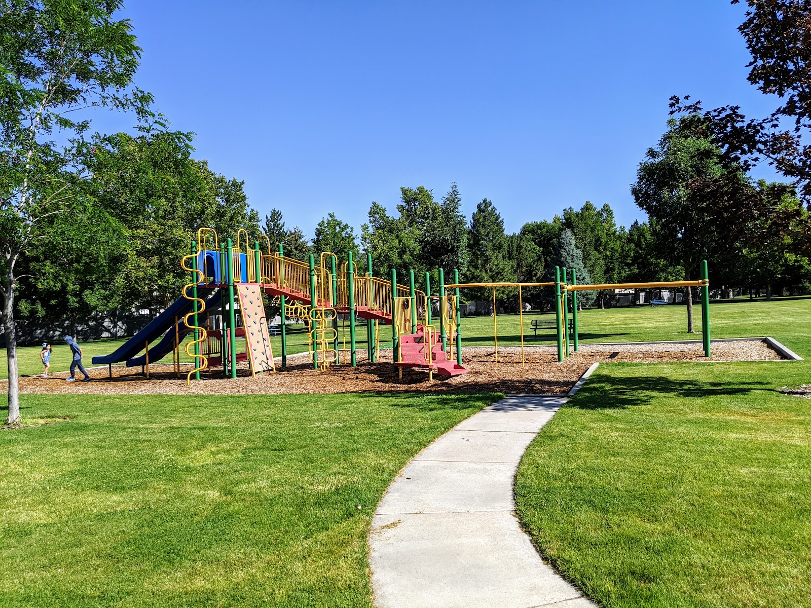 Hindley Park, photo by Edwin Solorzano