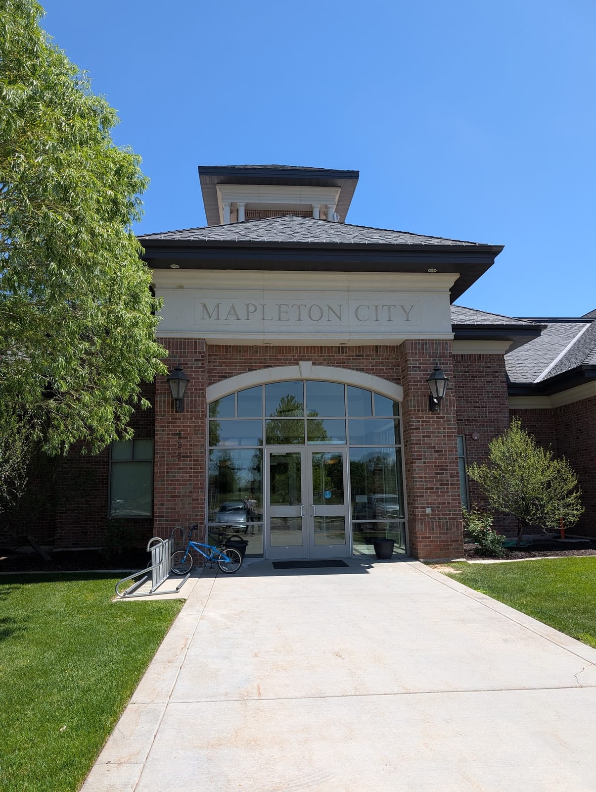 Mapleton Community Center, photo by Jason Eddie
